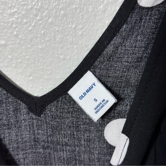 Old navy Women black Polka Dot top size small - Picture 3 of 6